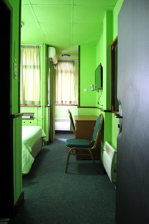Hotel Tasino Cesmice Szkopje Kültér fotó